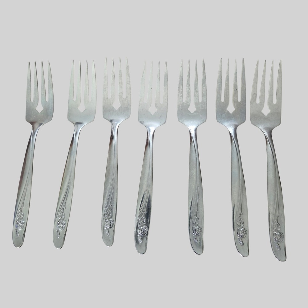 Oneida Roseanne Custom Stainless Salad Forks Set of 7 Glossy 40E2 6.25" Vintage